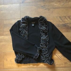 Black crop sweater with ruffle